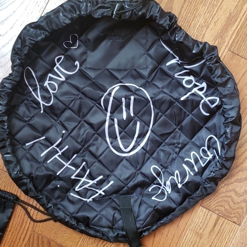𝅺lay N go makeup case. Never used. - Picture 6 of 8